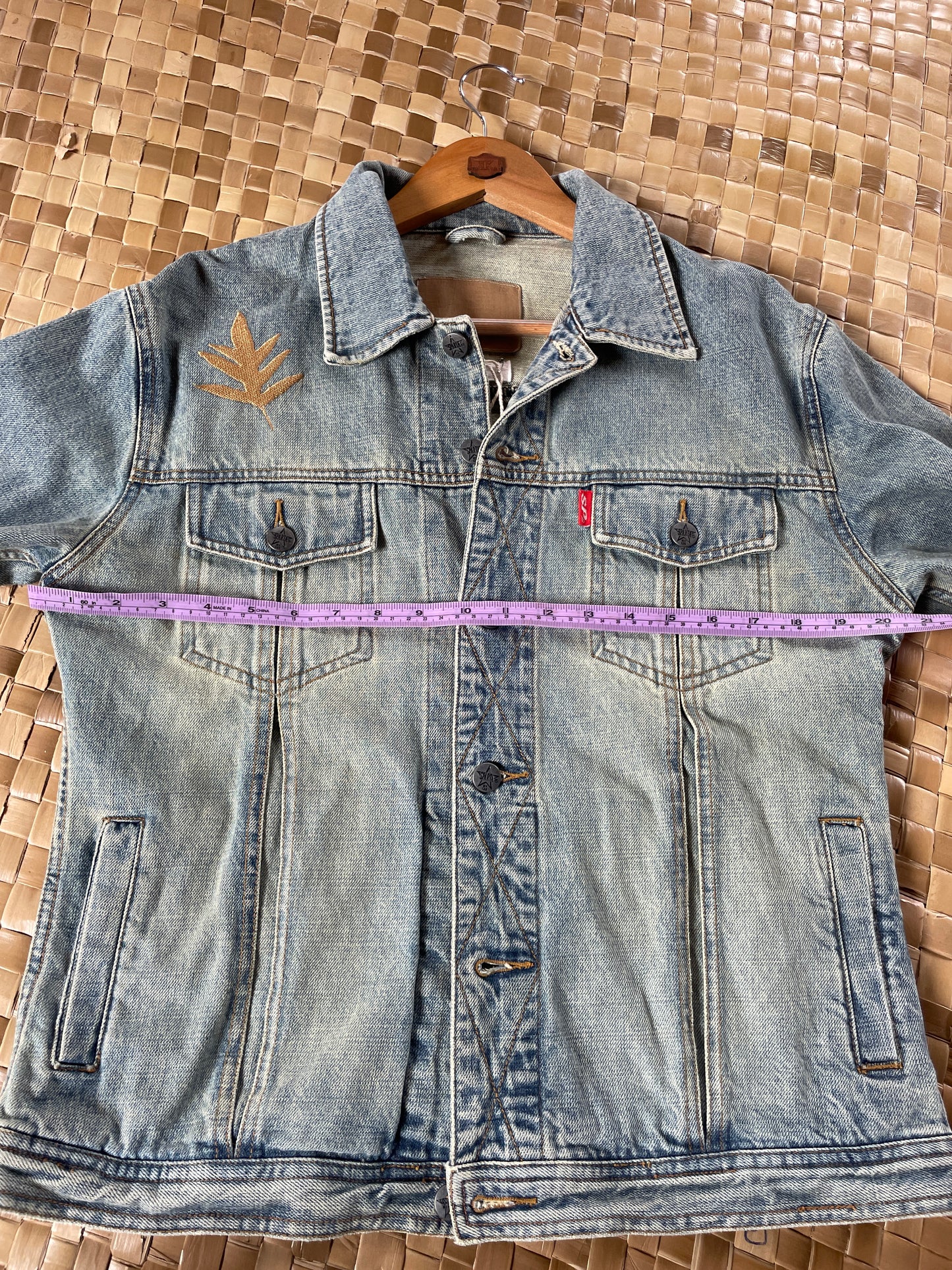 Embroidered Vintage Denim Jacket M